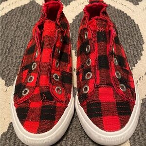 Women’s Slip-On Sneakers